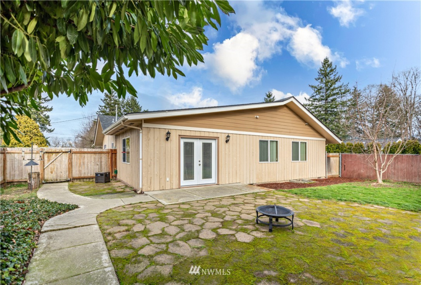 328 6th, Auburn, Washington 98002, 3 Bedrooms Bedrooms, ,1 BathroomBathrooms,Residential,For Sale,James W. Warren First Addition to Auburn,6th,NWM1874736