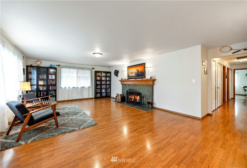 328 6th, Auburn, Washington 98002, 3 Bedrooms Bedrooms, ,1 BathroomBathrooms,Residential,For Sale,James W. Warren First Addition to Auburn,6th,NWM1874736