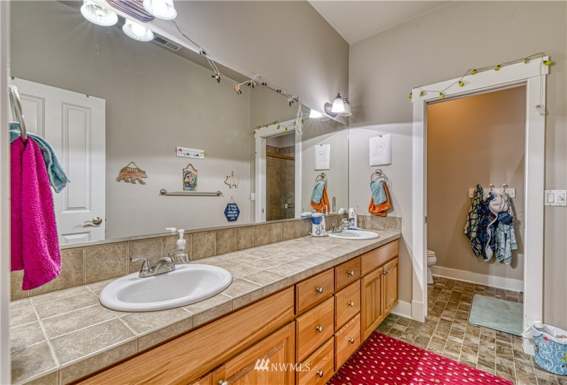 4907 Foxglove Dr, Gig Harbor, Washington 98332, 4 Bedrooms Bedrooms, ,2 BathroomsBathrooms,Residential,For Sale,Canterwood,Foxglove Dr,NWM1878067